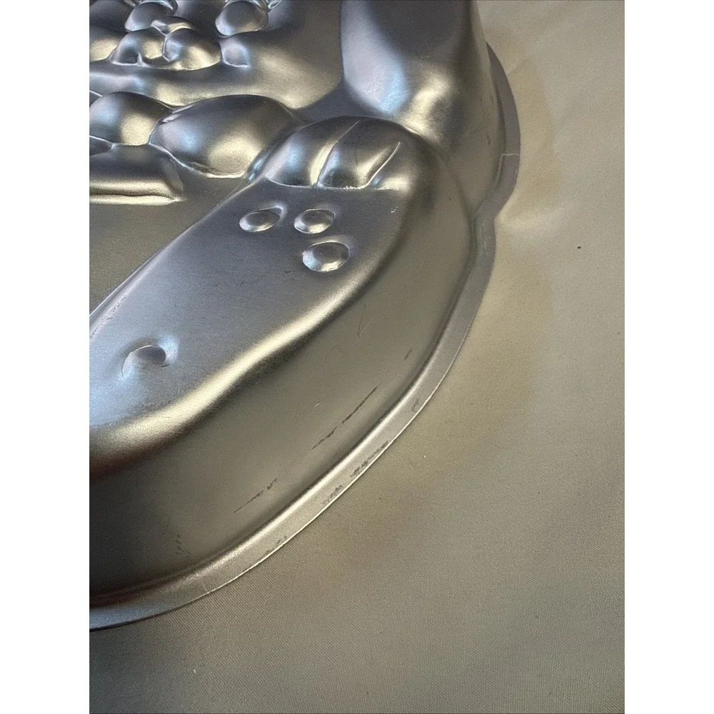 Wilton Sunny Bunny Rabbit Cake Pan Aluminum Baking 13